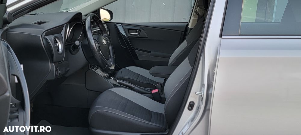 Toyota Auris - 8