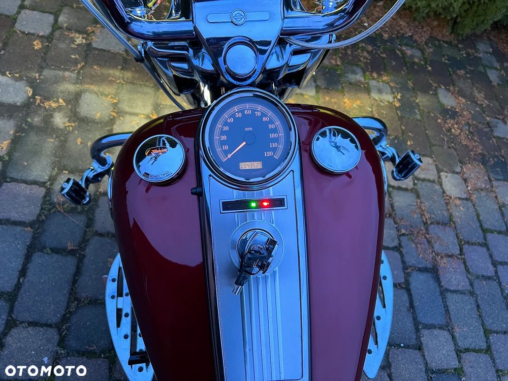 Harley-Davidson Touring Road King - 13