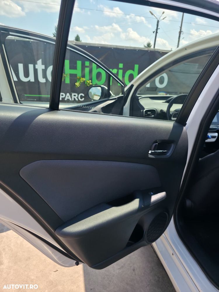 Toyota Prius Hybrid - 9