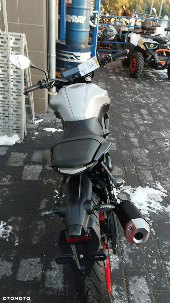 Yamaha MT - 5