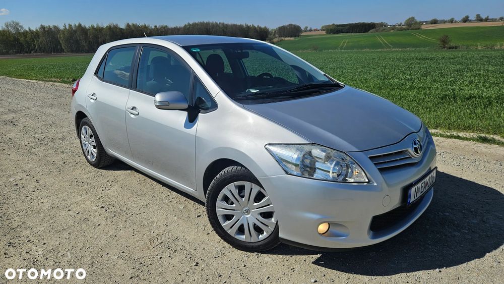 Toyota Auris 1.6 Valvematic Edition - 1
