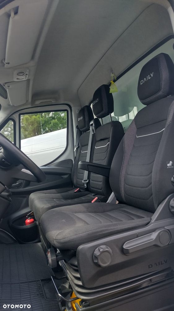 Iveco DAILY 50C18 BLIŹNIAK 3l KONTENER 8EP WINDA 1000kg LED - 26