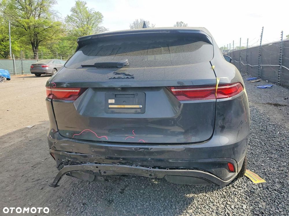 Jaguar F-Pace 2.0 P250 mHEV AWD R-Dynamic S - 7