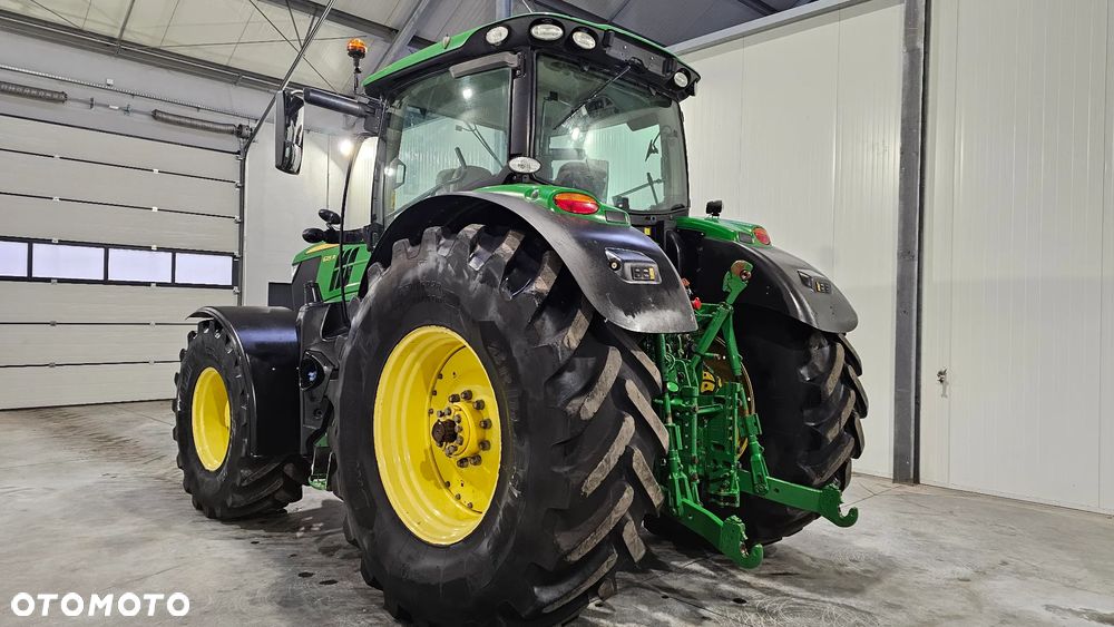 John Deere 6215 R - 10
