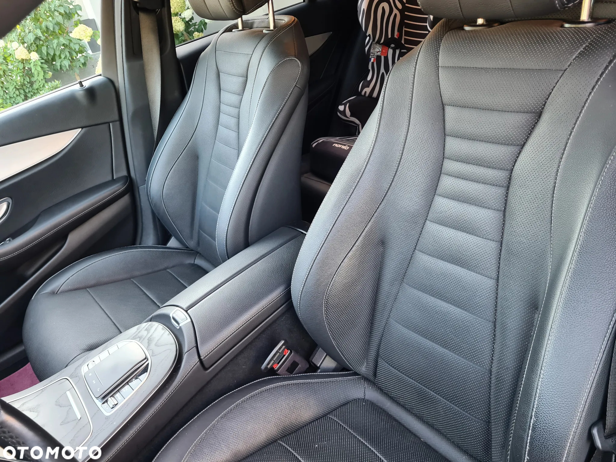 Mercedes-Benz Klasa E 300 de 4Matic T 9G-TRONIC Exclusive - 4