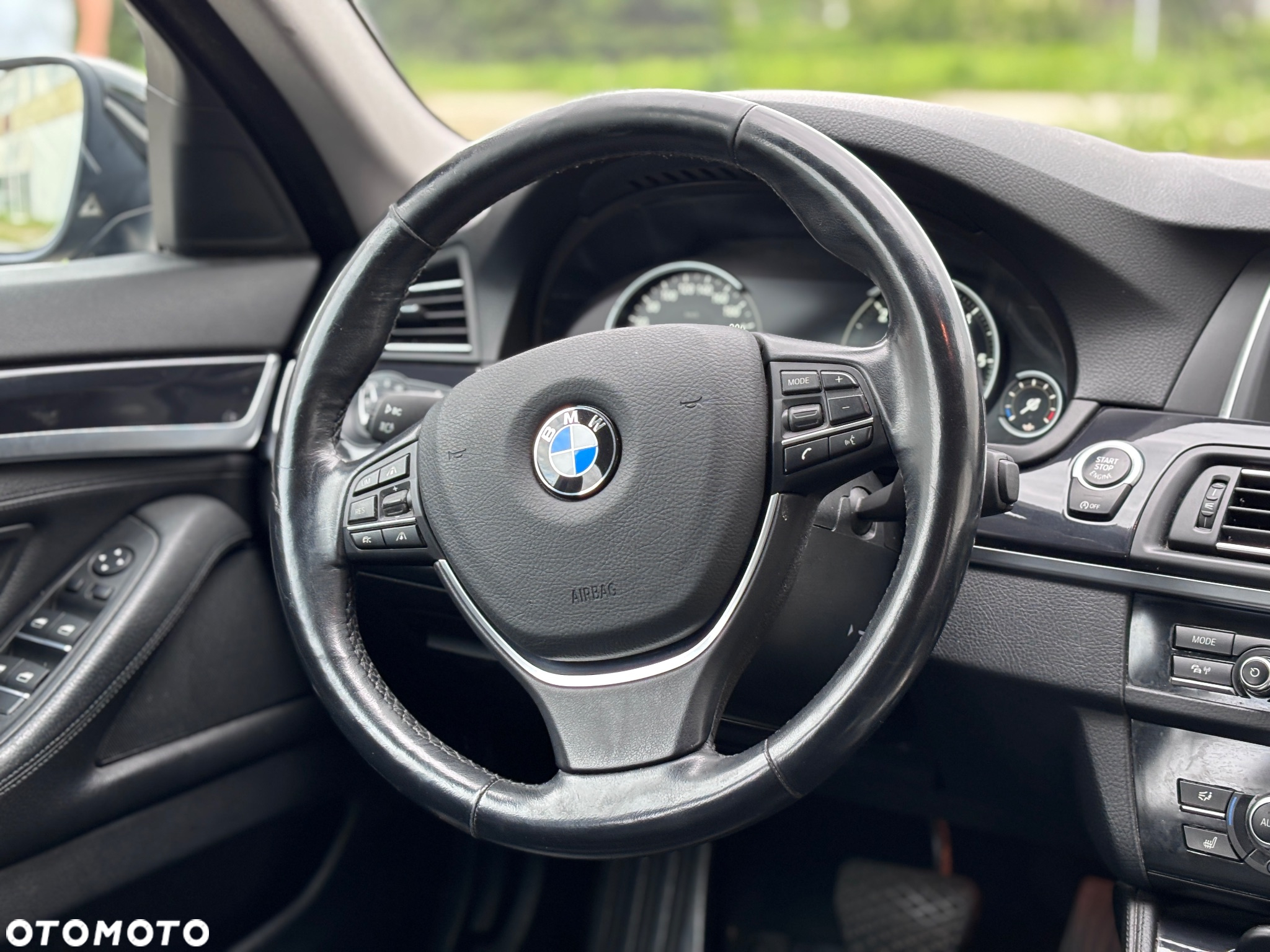 BMW Seria 5 520d xDrive - 38