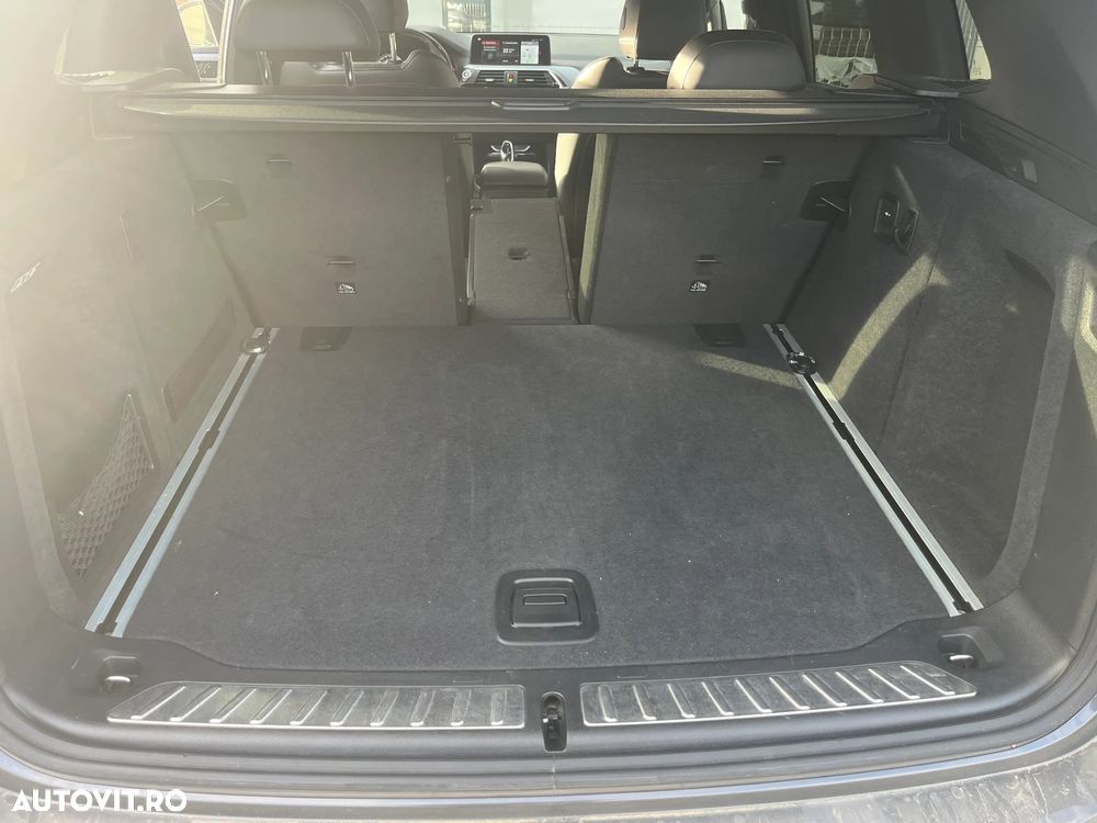 BMW X3 xDrive20d AT Luxury Line - 29