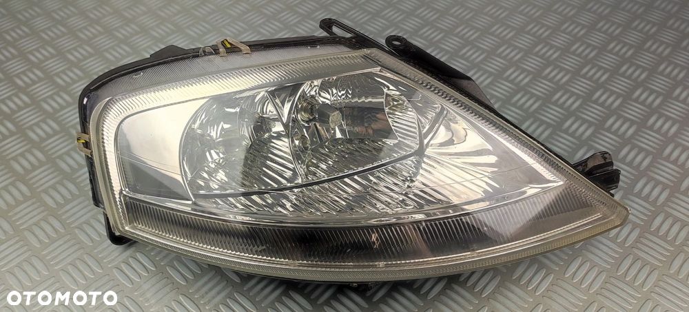 Reflektor lampa prawa prawy przód przednia Citroen C3 i 1 2003-2009…