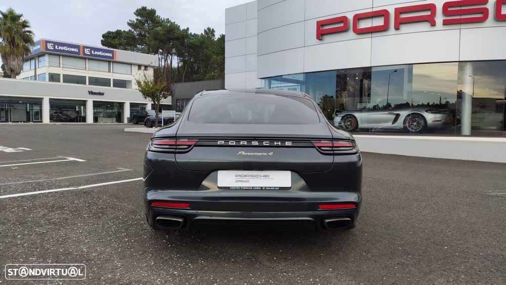 Porsche Panamera 4 E-Hybrid - 4