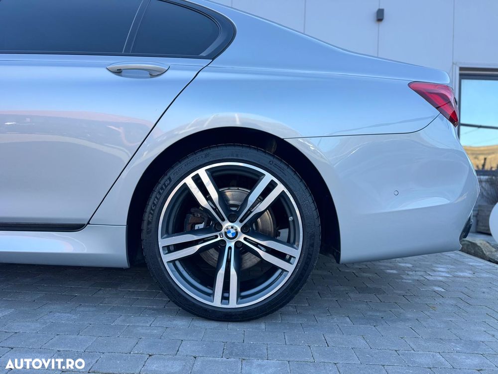 BMW Seria 7 730d xDrive - 14