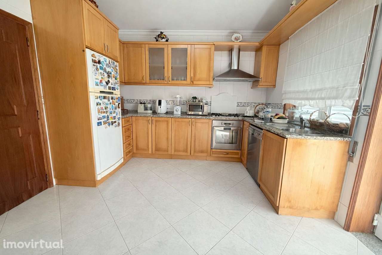 Moradia T3 | Terraço | Box 4 Carros | Varanda | Jovim | RESERVADA - Grande imagem: 3/51