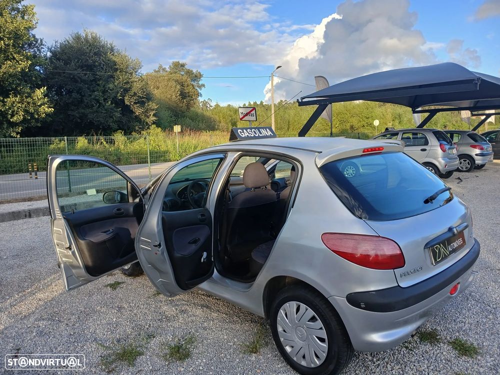 Peugeot 206 1.1 XR - 8