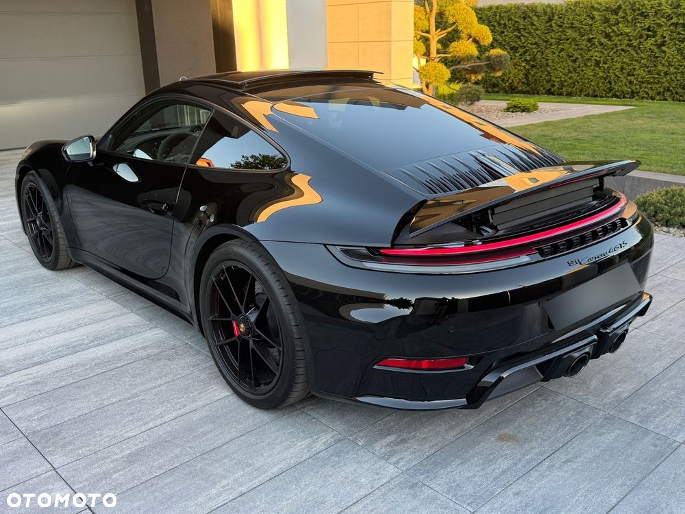 Porsche 911 Carrera T-Hybrid 4 GTS - 10