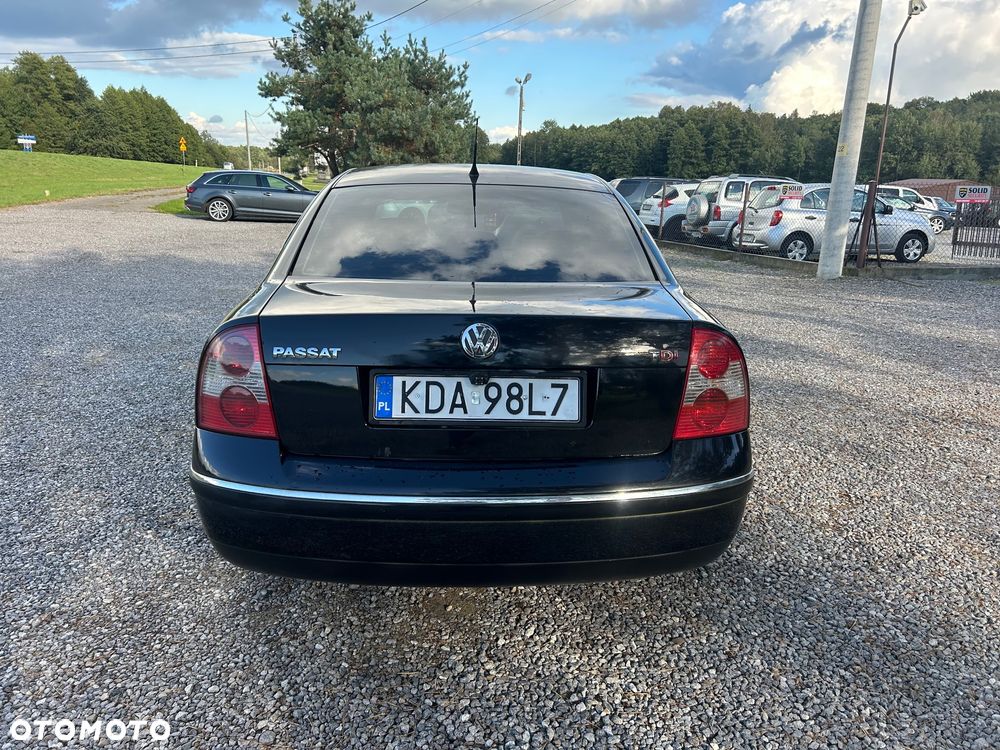 Volkswagen Passat 1.9 TDI Highline - 9