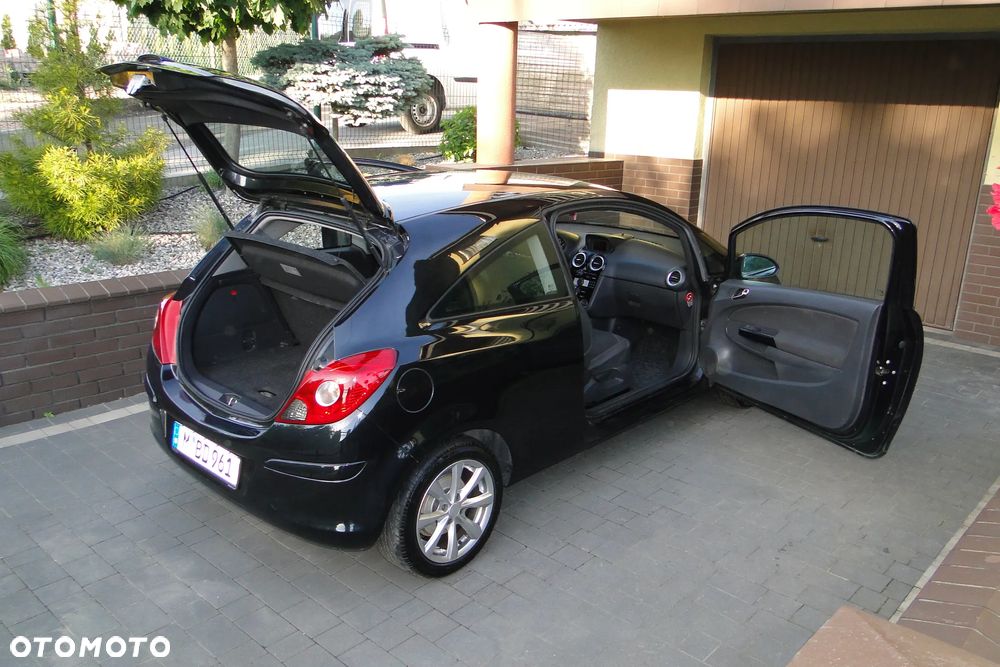 Opel Corsa 1.4 16V 150 Jahre - 10