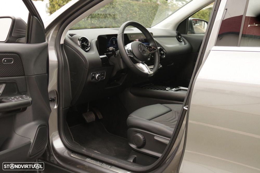Mercedes-Benz GLA 180 d 8G-DCT - 16