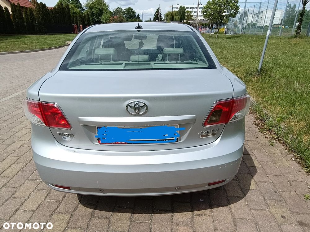Toyota Avensis 2.2 D-4D Prestige NAVI - 2