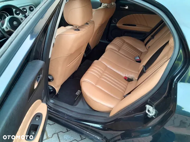 Alfa Romeo 159 1.9JTDM Distinctive - 8