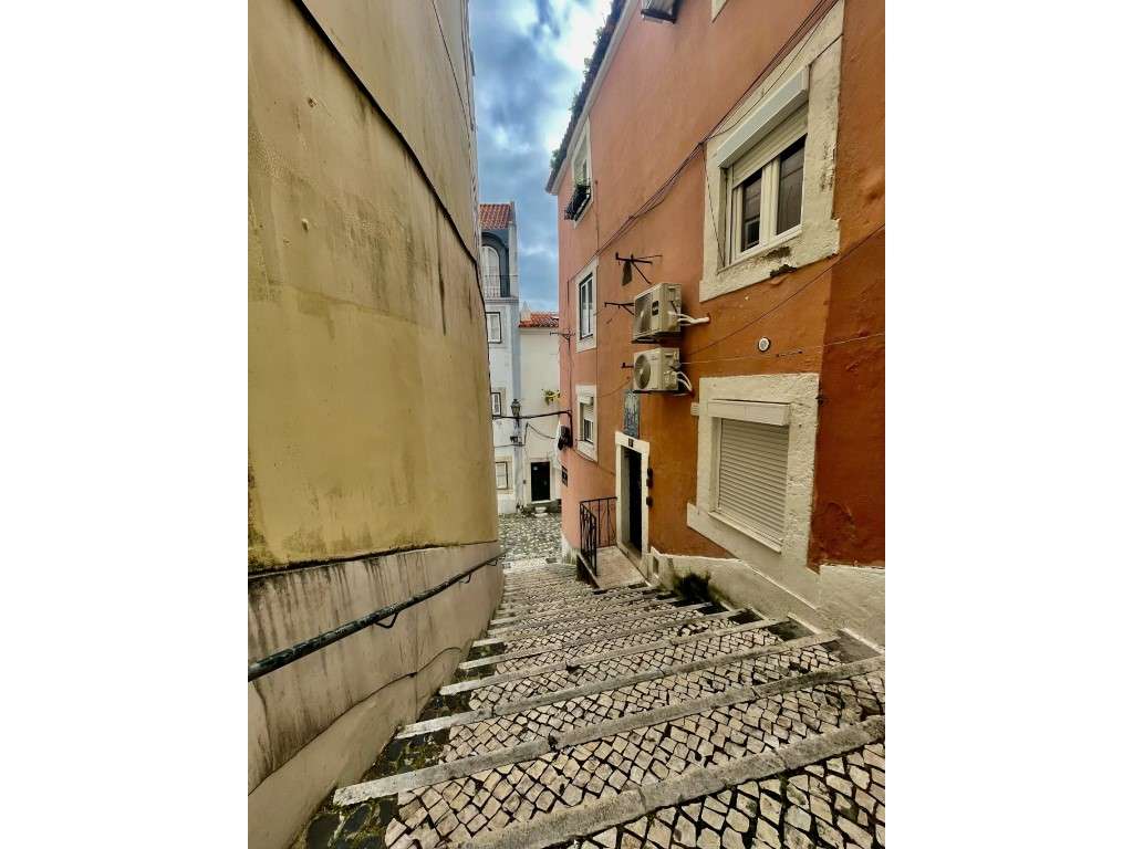 Prédio Total (5 Frações Autónomas) | Alfama | Vista Rio - Grande imagem: 5/43