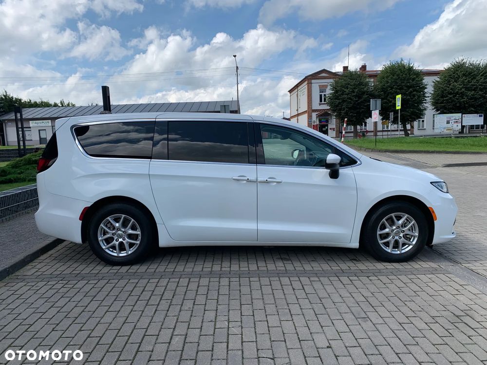 Chrysler Pacifica - 3