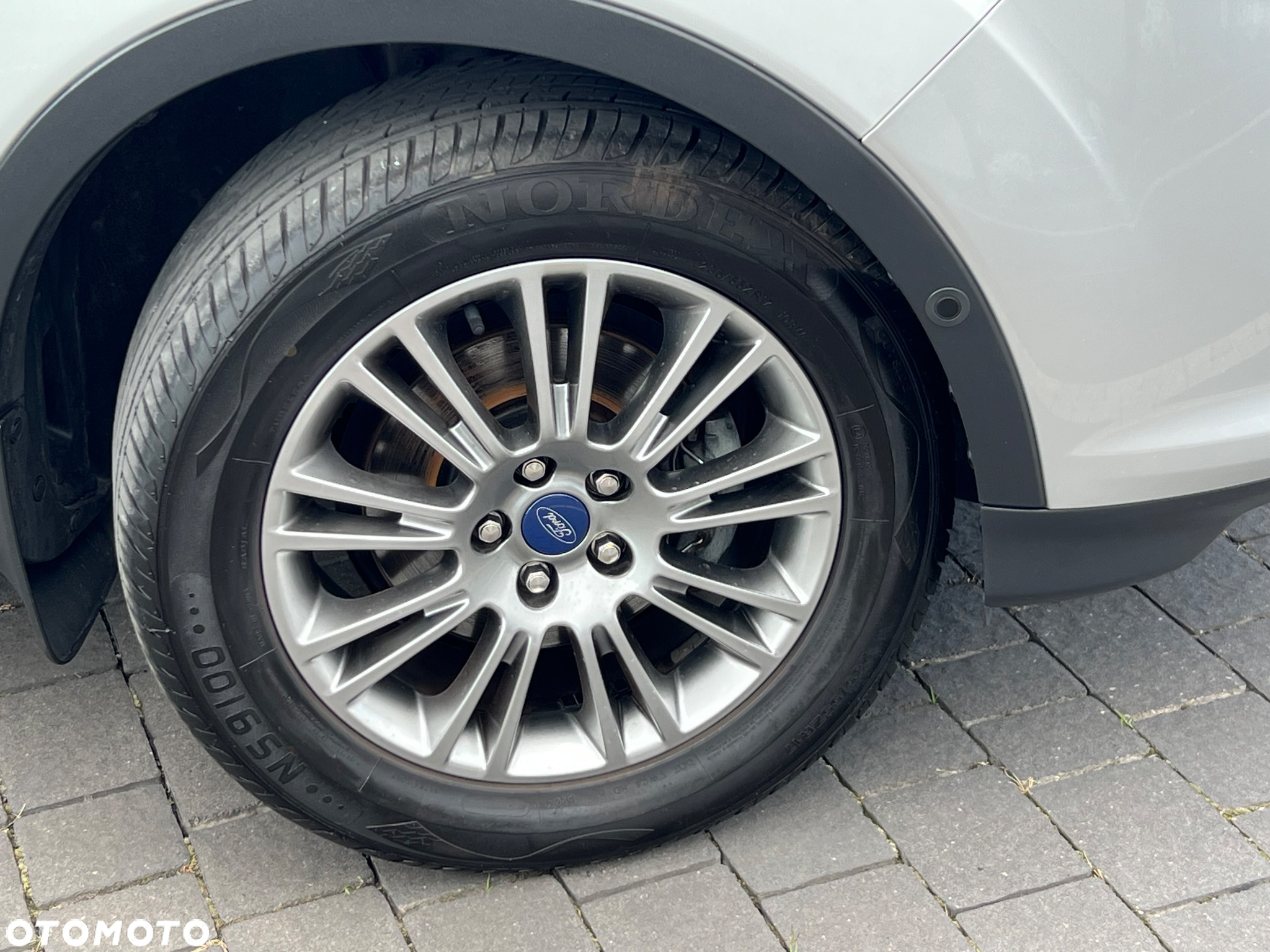 Ford Kuga 1.6 EcoBoost 2x4 Titanium - 20