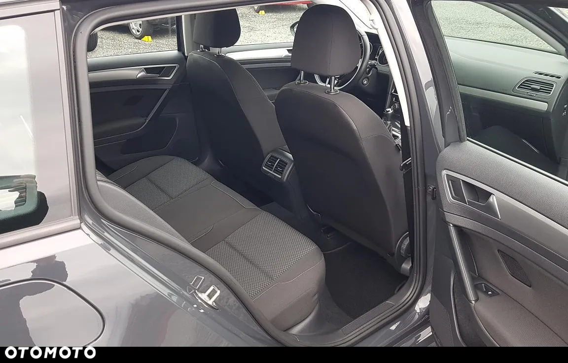 Volkswagen Golf - 27