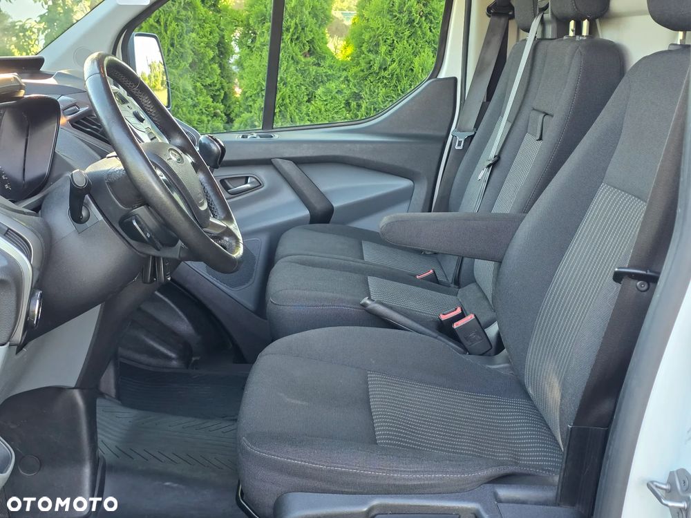 Ford Transit Custom - 11
