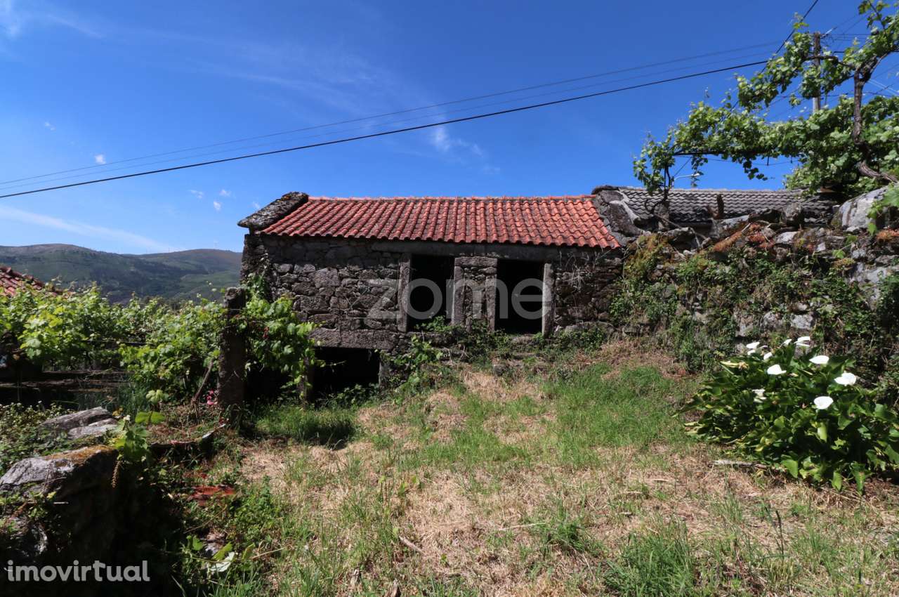 Ruína em Vilar, Cabreiro - Grande imagem: 5/17