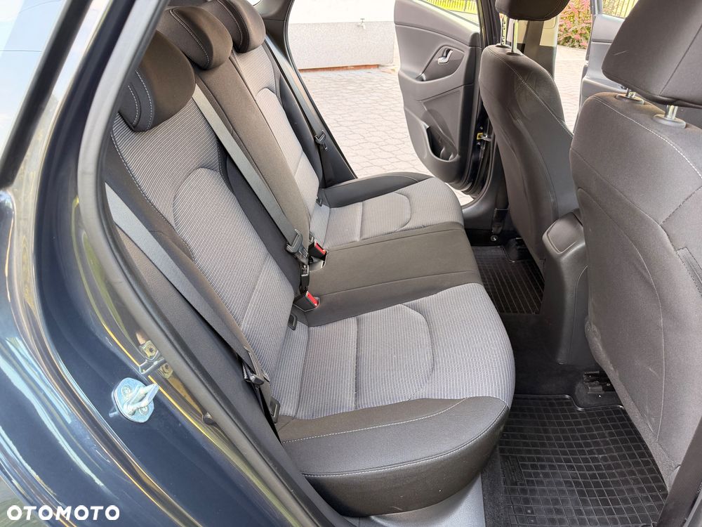 Hyundai i30 1.5 DPI Classic + - 22