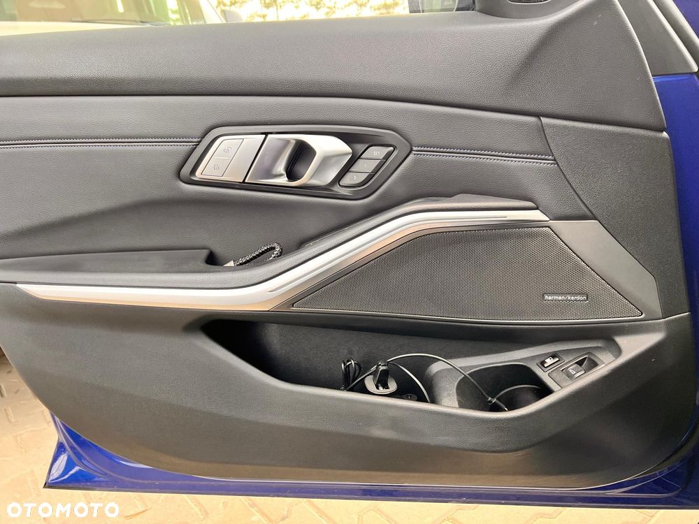 BMW Seria 3 330e PHEV xDrive M Sport - 16