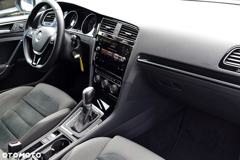Volkswagen Golf 1.5 TSI BMT Comfortline DSG - 9