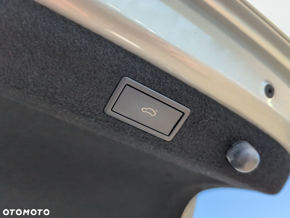 Skoda Superb 2.0 TDI SCR 4x4 L&K DSG - 10