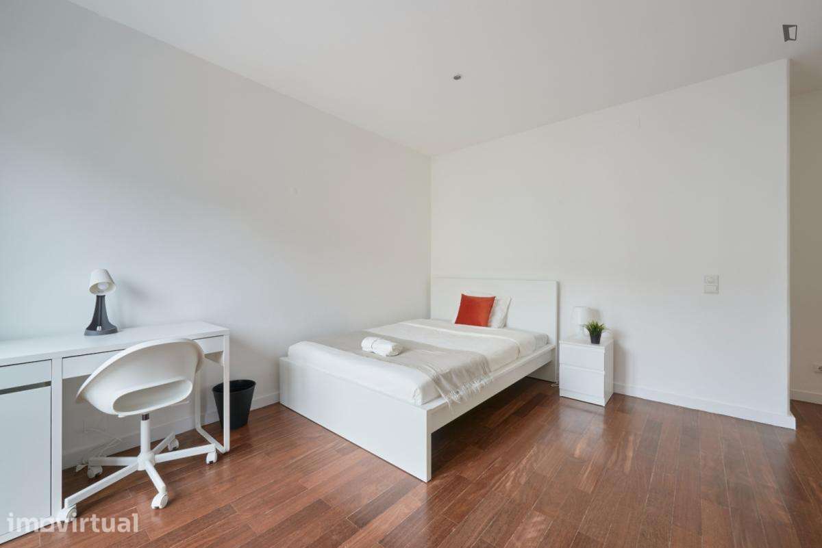 Quarto - localizado em Entrecampos Lisbon - Grande imagem: 3/23