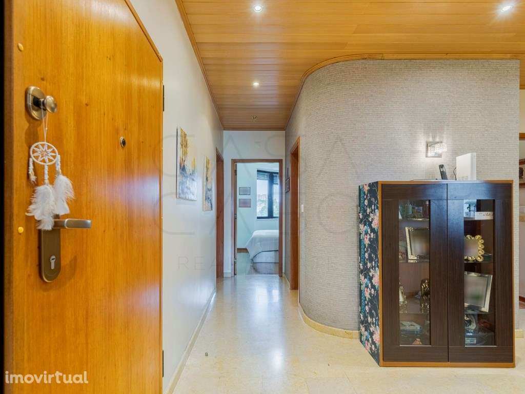 Condomino Fechado - Apartamento T4 Parqueamento e arrecadação - Grande imagem: 2/32