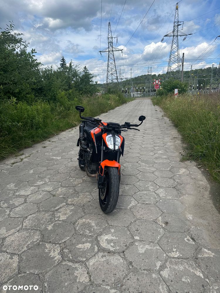 KTM DUKE 890 - 23