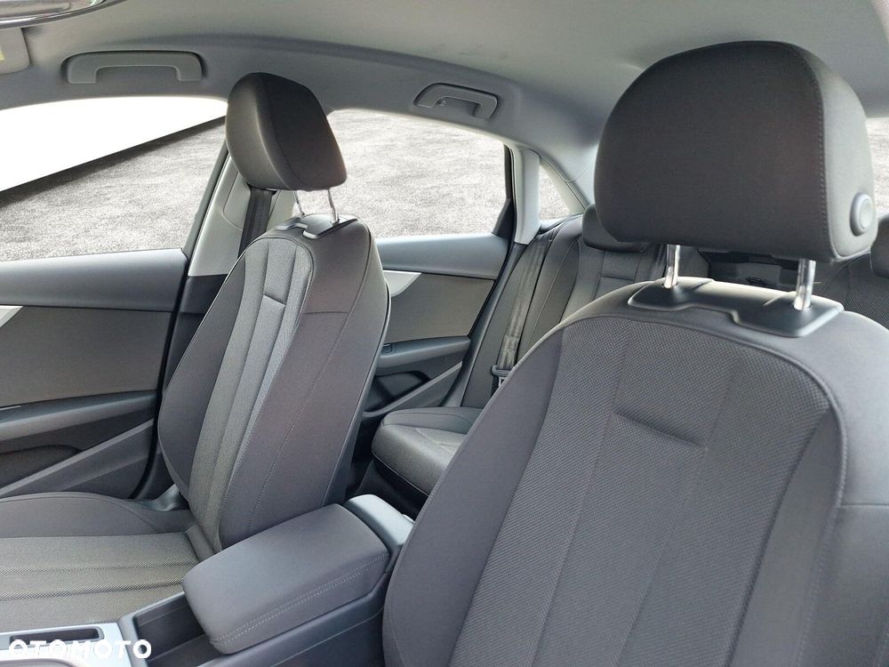 Audi A4 Limousine - 15