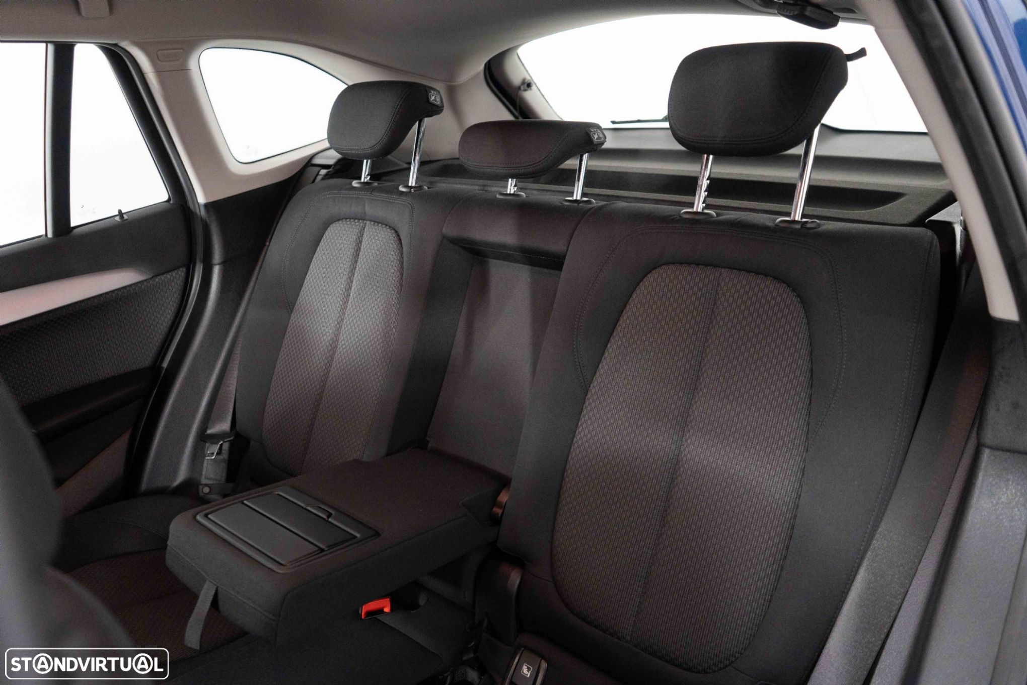 BMW X1 25 e xDrive Corporate Edition - 9