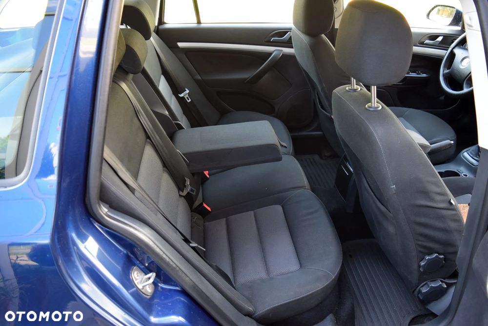 Skoda Octavia 1.6 FSI Ambiente - 8