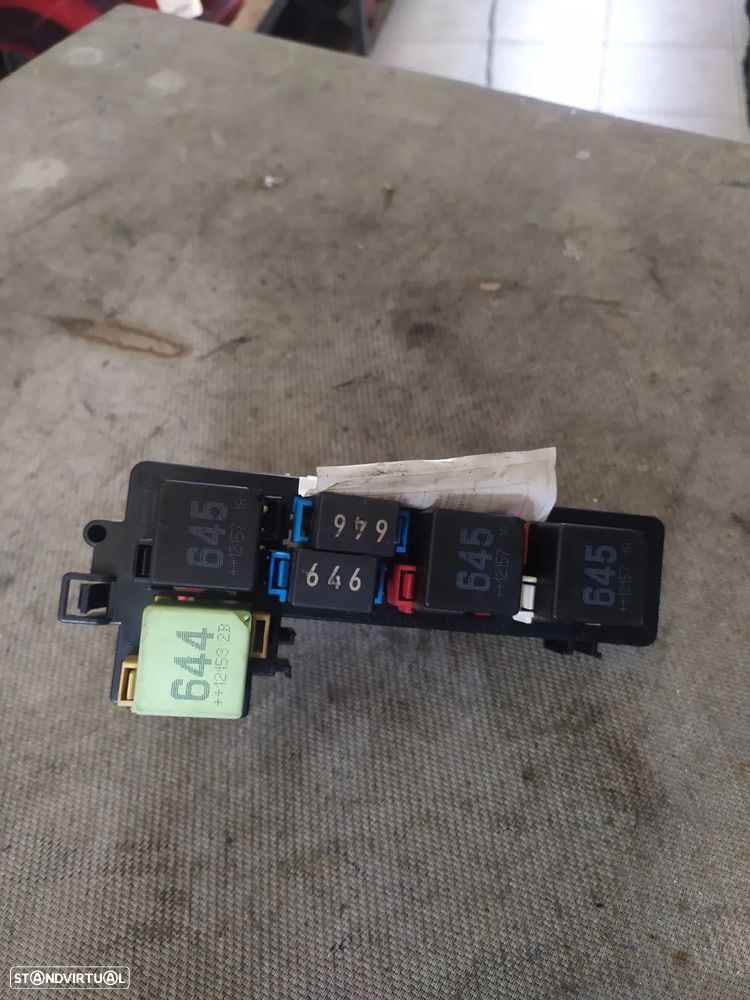 CAIXA DE FUSIVEIS VOLKSWAGEN GOLF 6 / 1K1937503A - 1