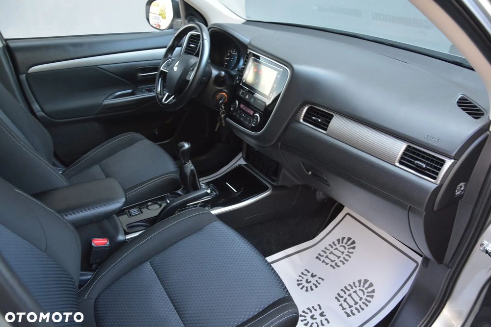 Mitsubishi Outlander - 21