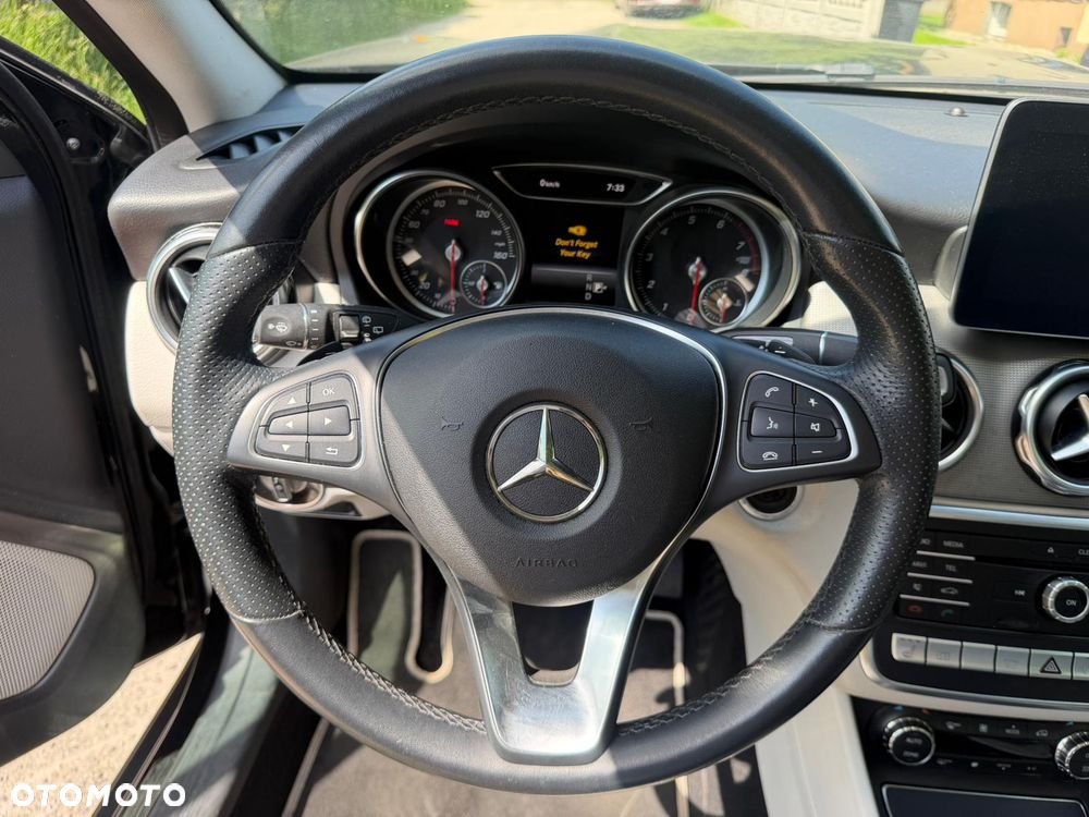 Mercedes-Benz GLA 250 4Matic 8G-DCT AMG Line - 17