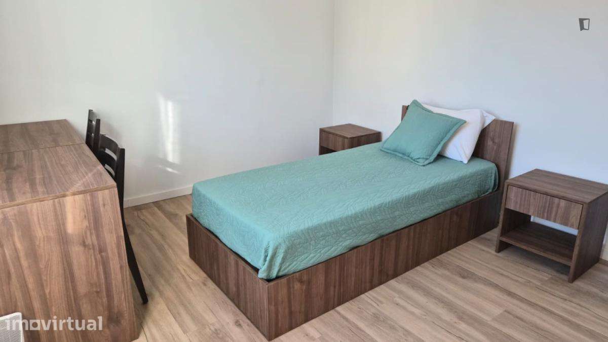 Quarto - localizado em Águas Santas Porto - Grande imagem: 5/26
