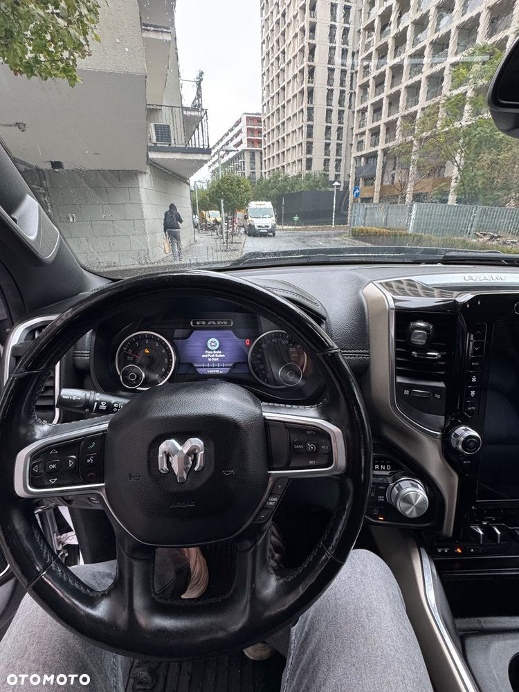 RAM 1500 Crew Cab Shortbed Laramie - 24