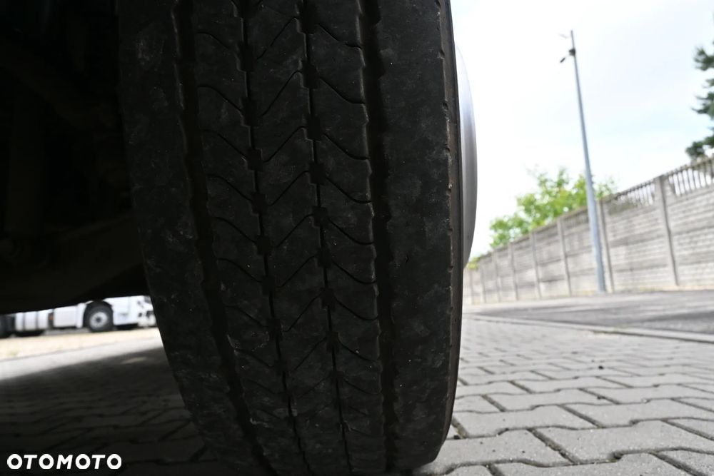 Mercedes-Benz Atego 1527 kontener 7,25 winda 2 T klima kamery - 16