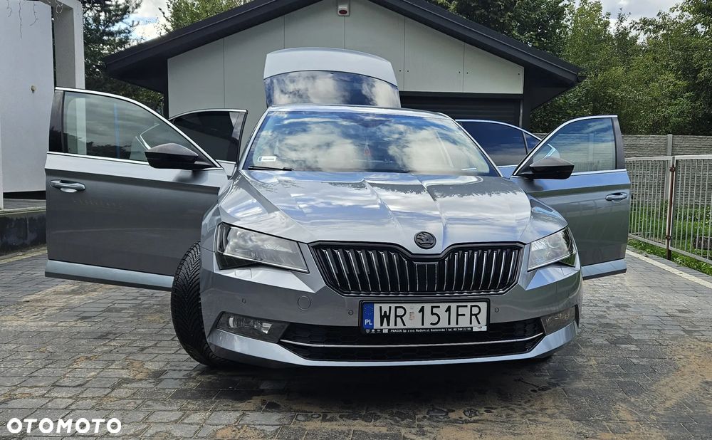 Skoda Superb 2.0 TDI L&K DSG - 8