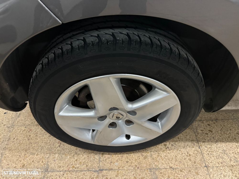 Renault Mégane dCi 90 FAP Paris - 4