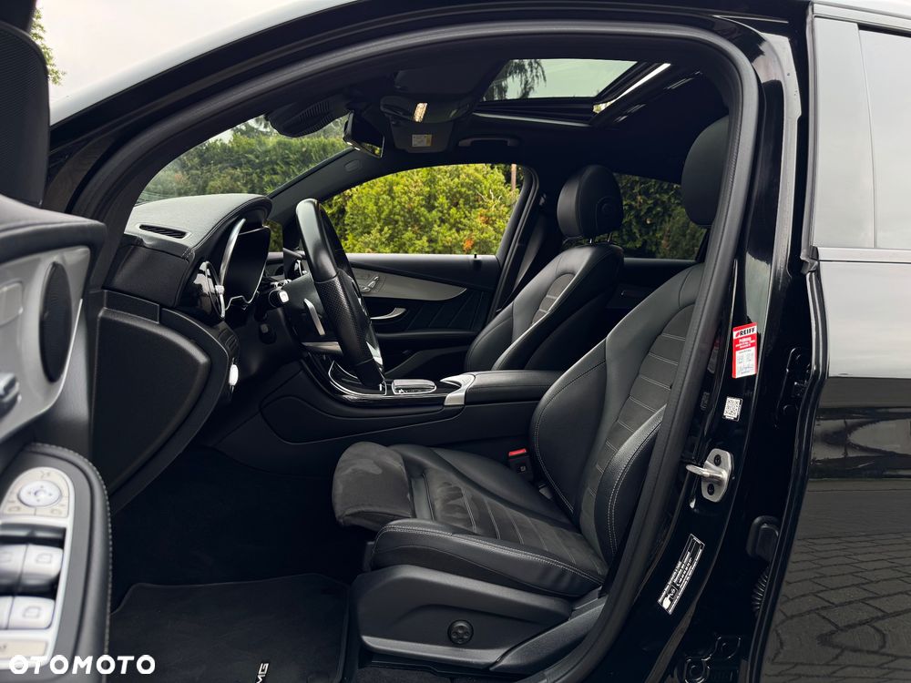 Mercedes-Benz GLC 300 4Matic 9G-TRONIC AMG Line Plus - 22