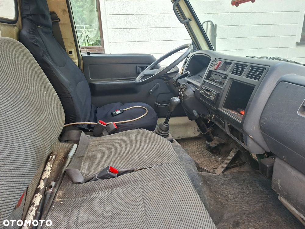 Toyota Dyna 150 - 12
