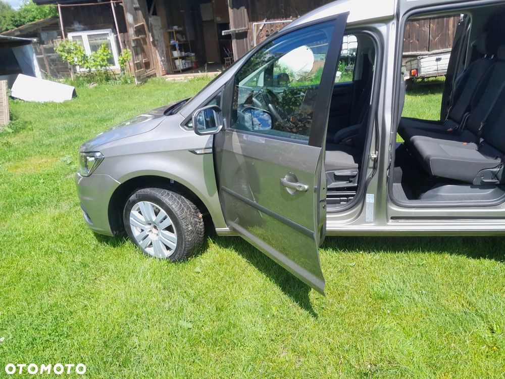 Volkswagen Caddy Maxi 2.0 TDI Trendline 4Motion - 15
