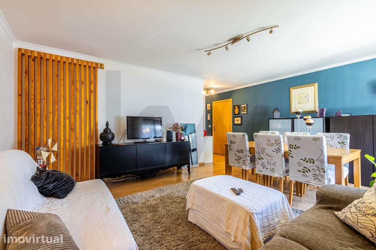 Apartamento T2 com Luz Natural, Arrecadação e 2 Lugares de Garagem – A - Grande imagem: 3/57